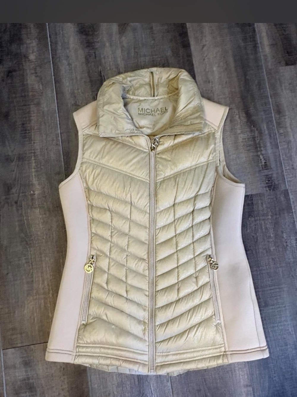 MICHAEL Michael Kors Women's Cream Quilted Puffer Vest medium jacket